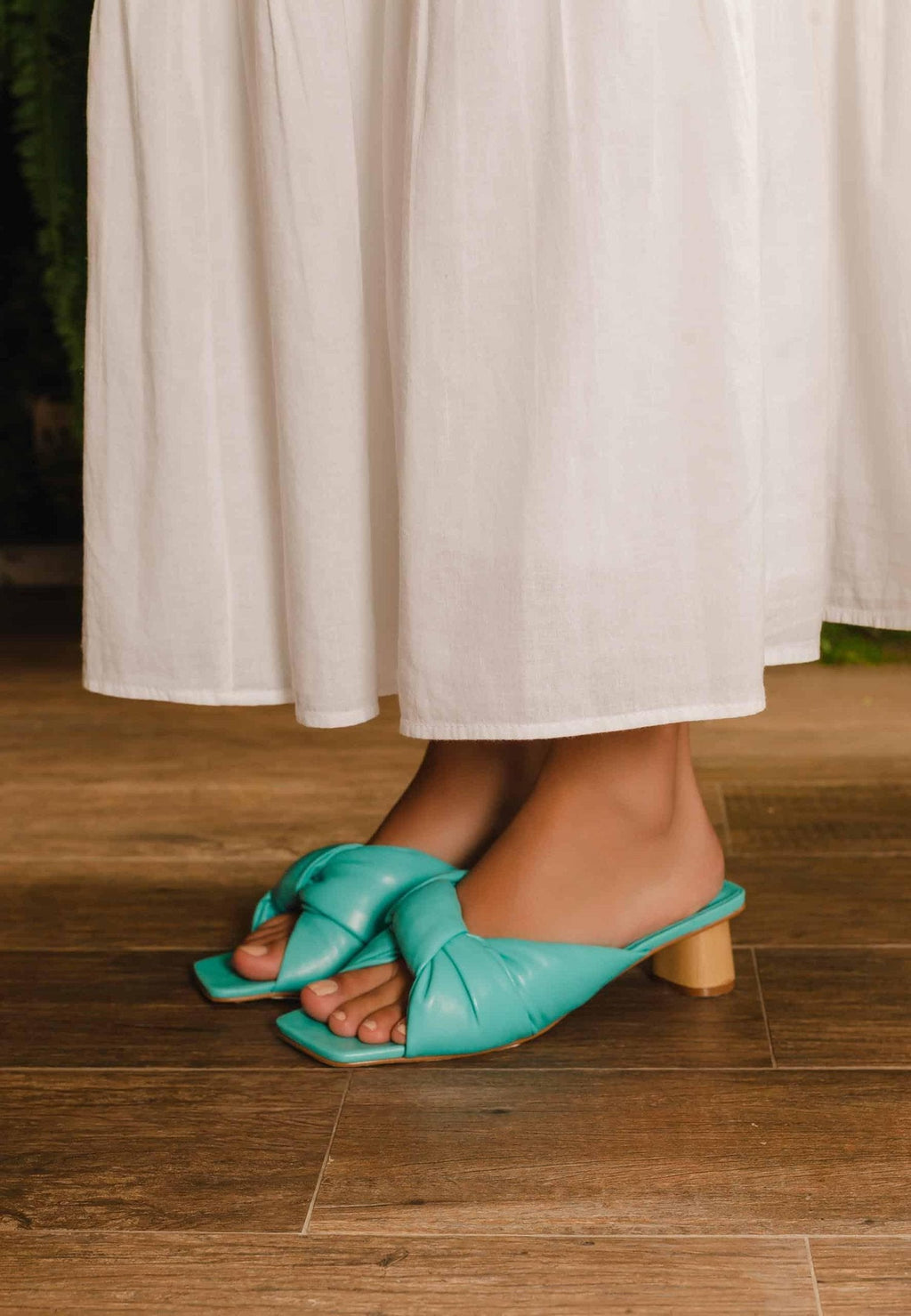 Carobá Turquoise Leather Mules – 4.5cm Cylindrical Block Heel